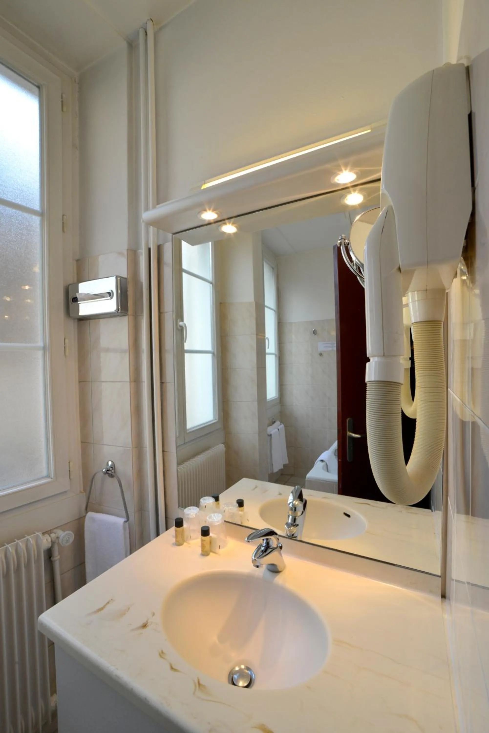 Hôtel d’Angleterre Grenoble Hyper-Centre