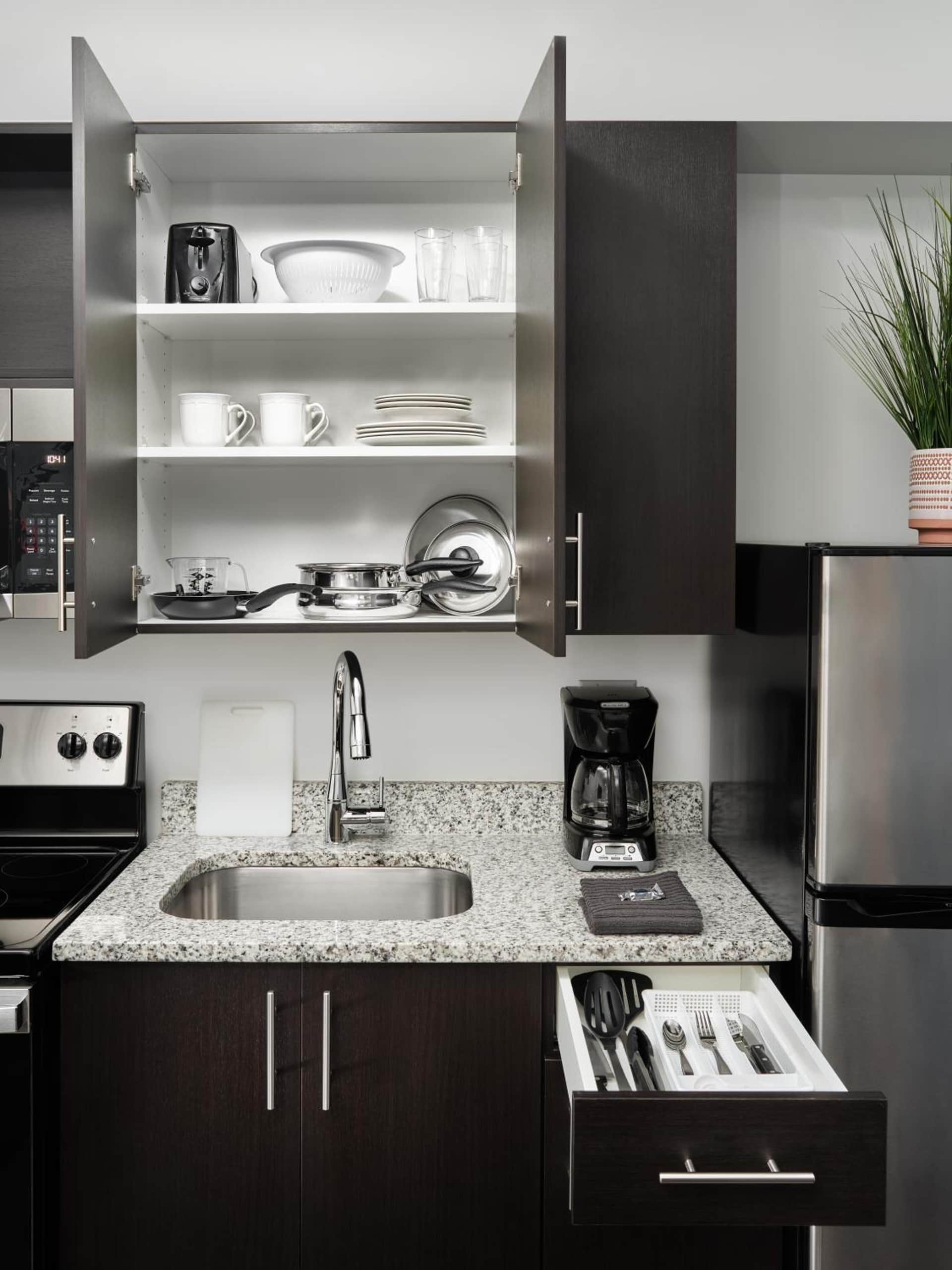 stayAPT Suites LaGrange