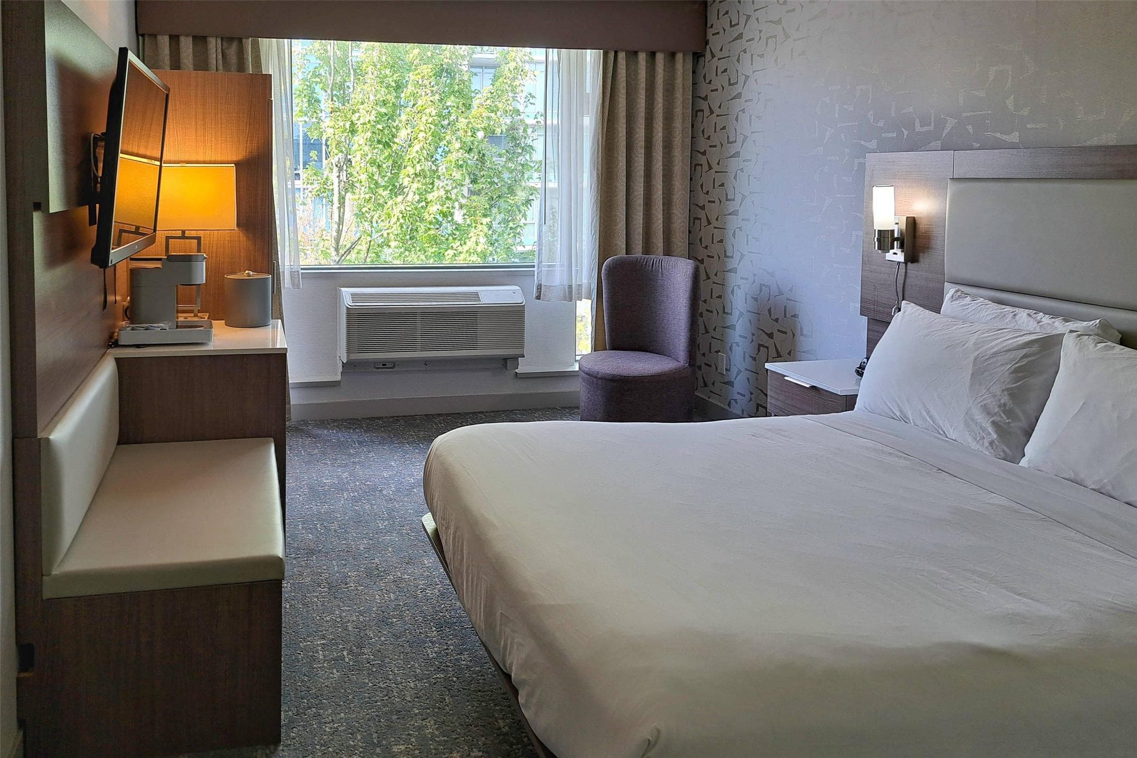Comfort Hotel Vancouver Airport