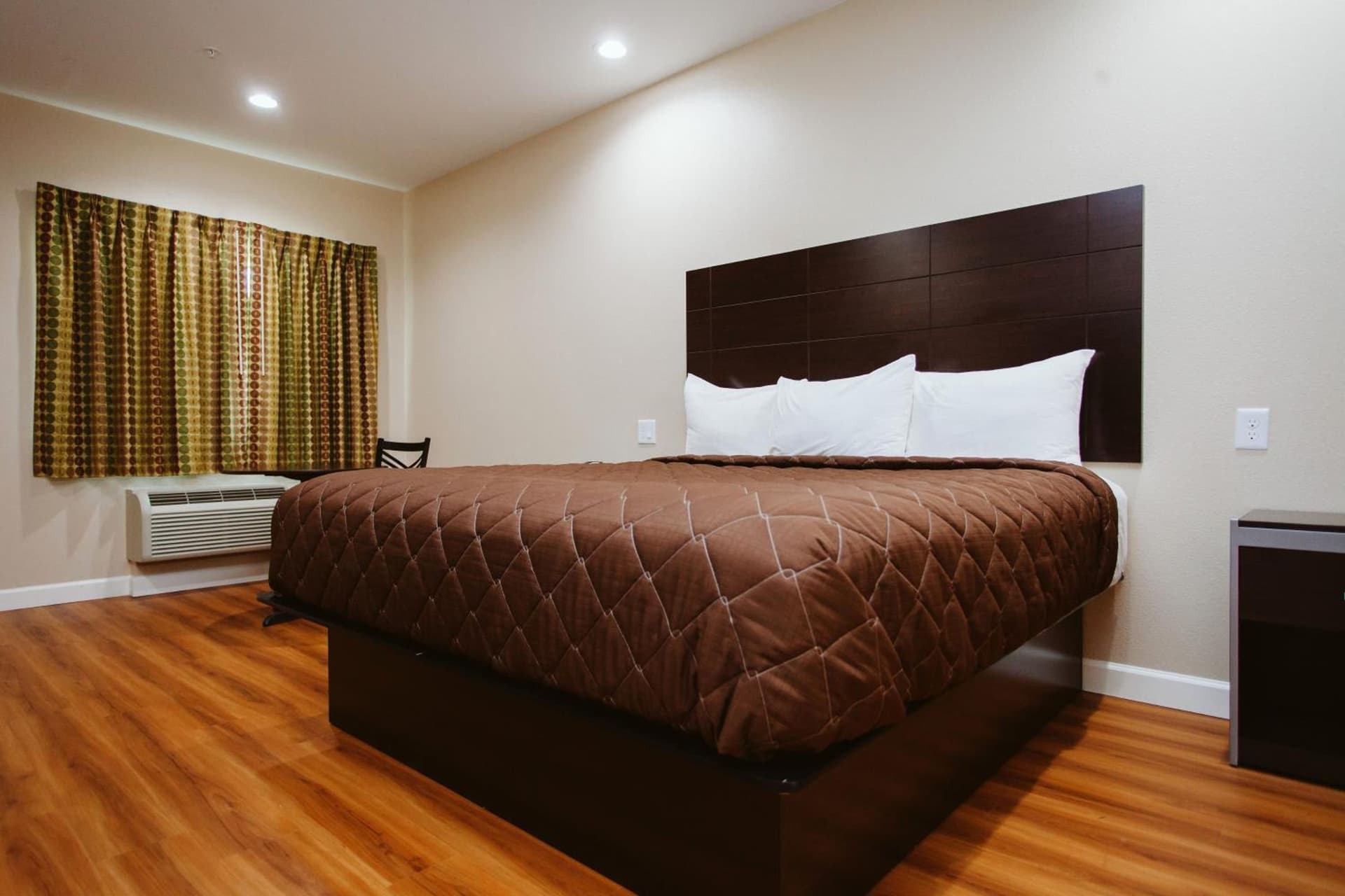 Palace Inn 290 & Jones Rd