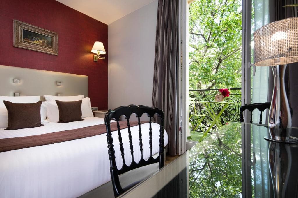 Hôtel Plaza Elysées