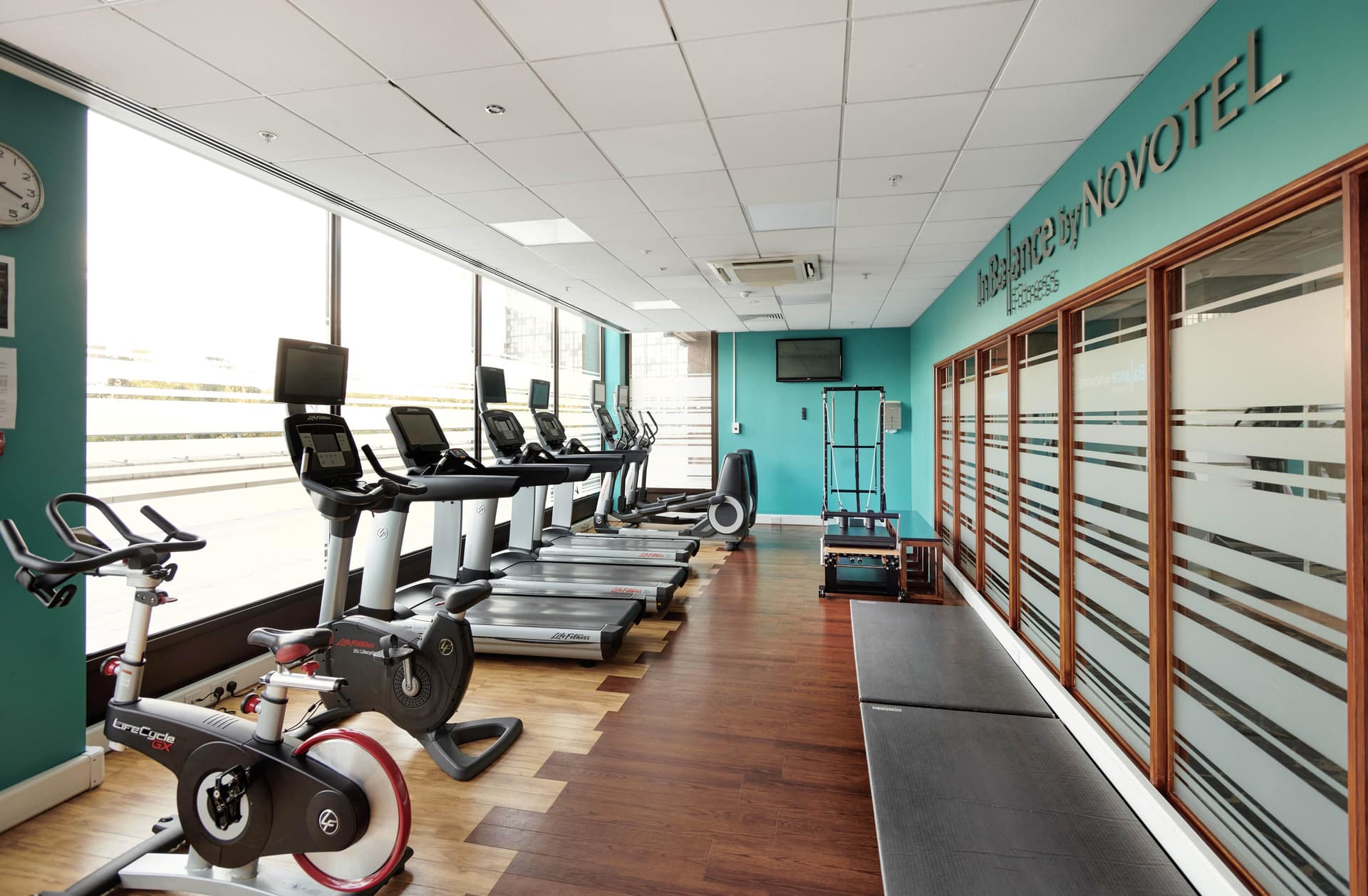 Novotel London West