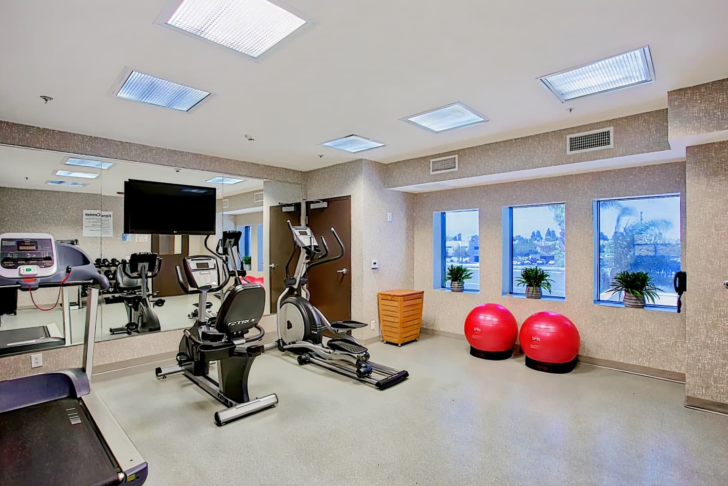 Holiday Inn Express Costa Mesa