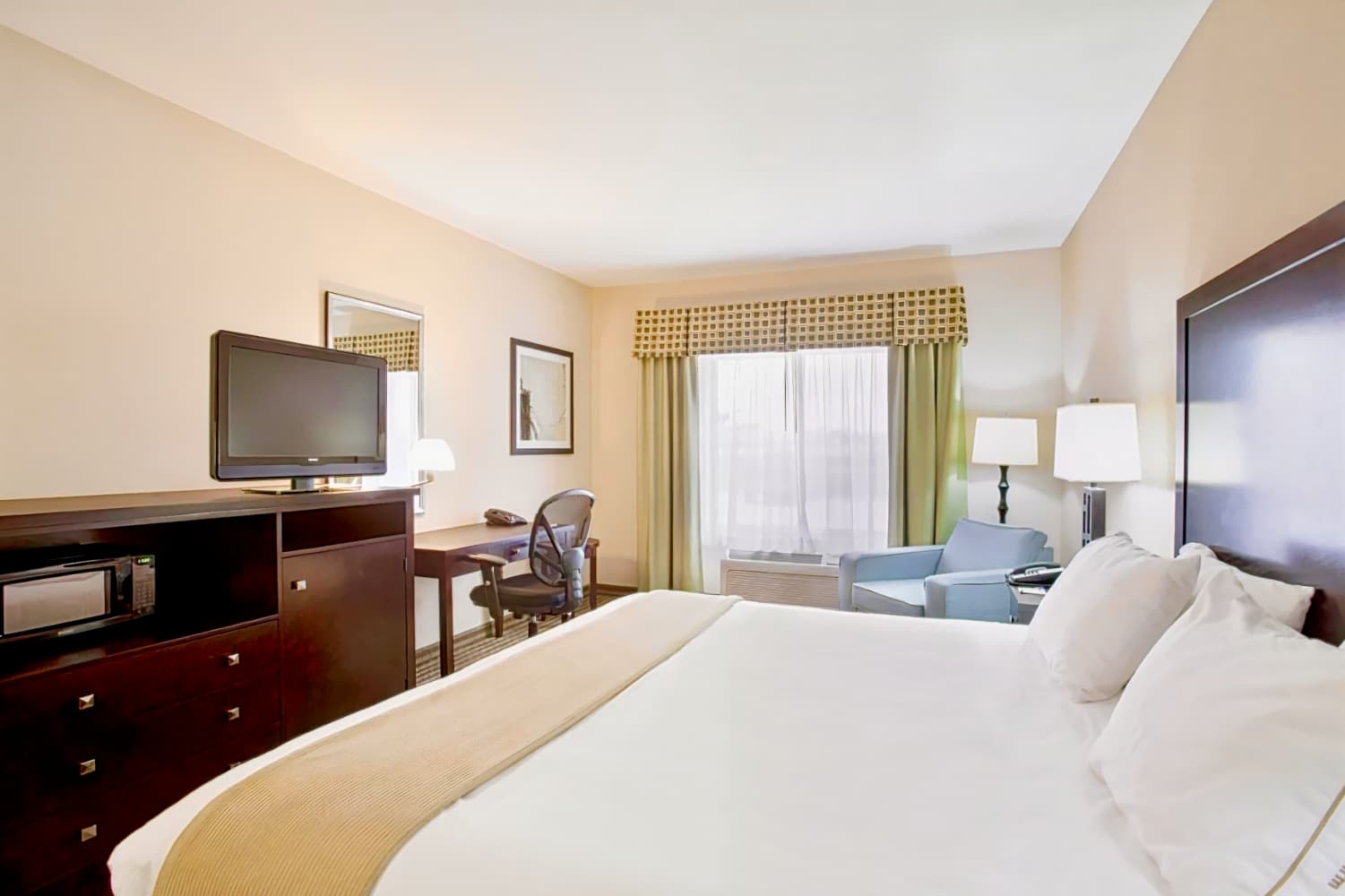 Holiday Inn Express Le Roy - Bloomington Area