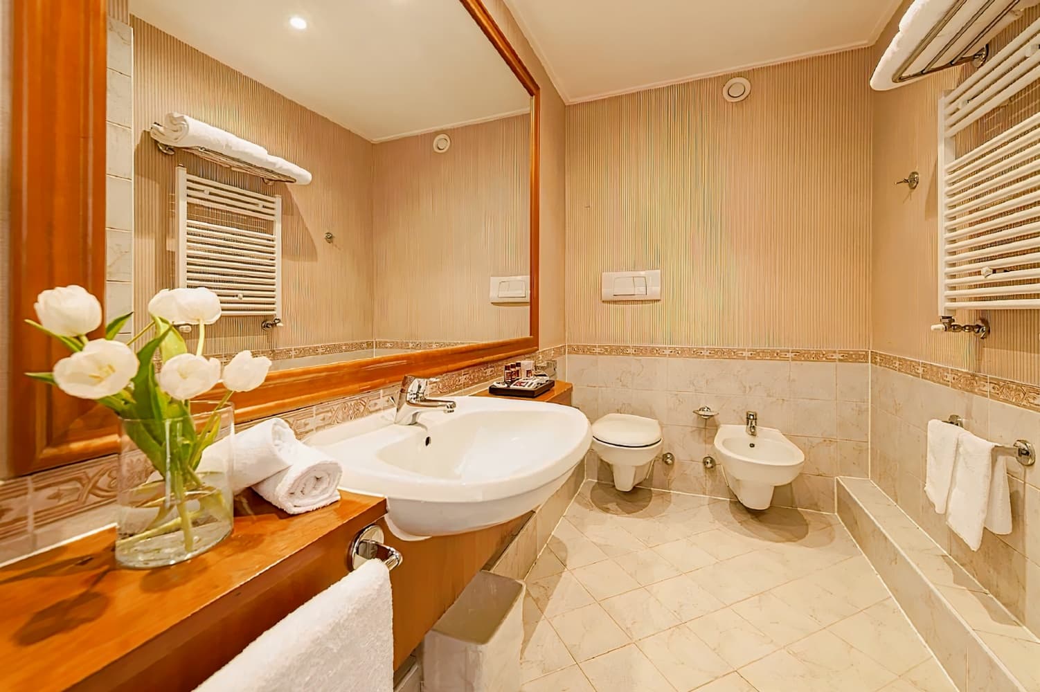 SHG HOTEL DE LA VILLE