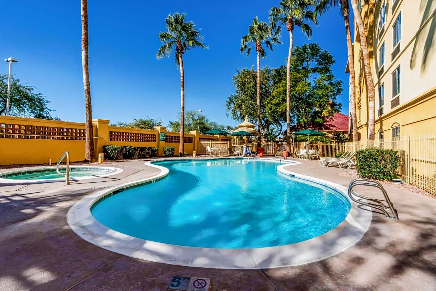 La Quinta Inn & Suites by Wyndham Phoenix West Peoria