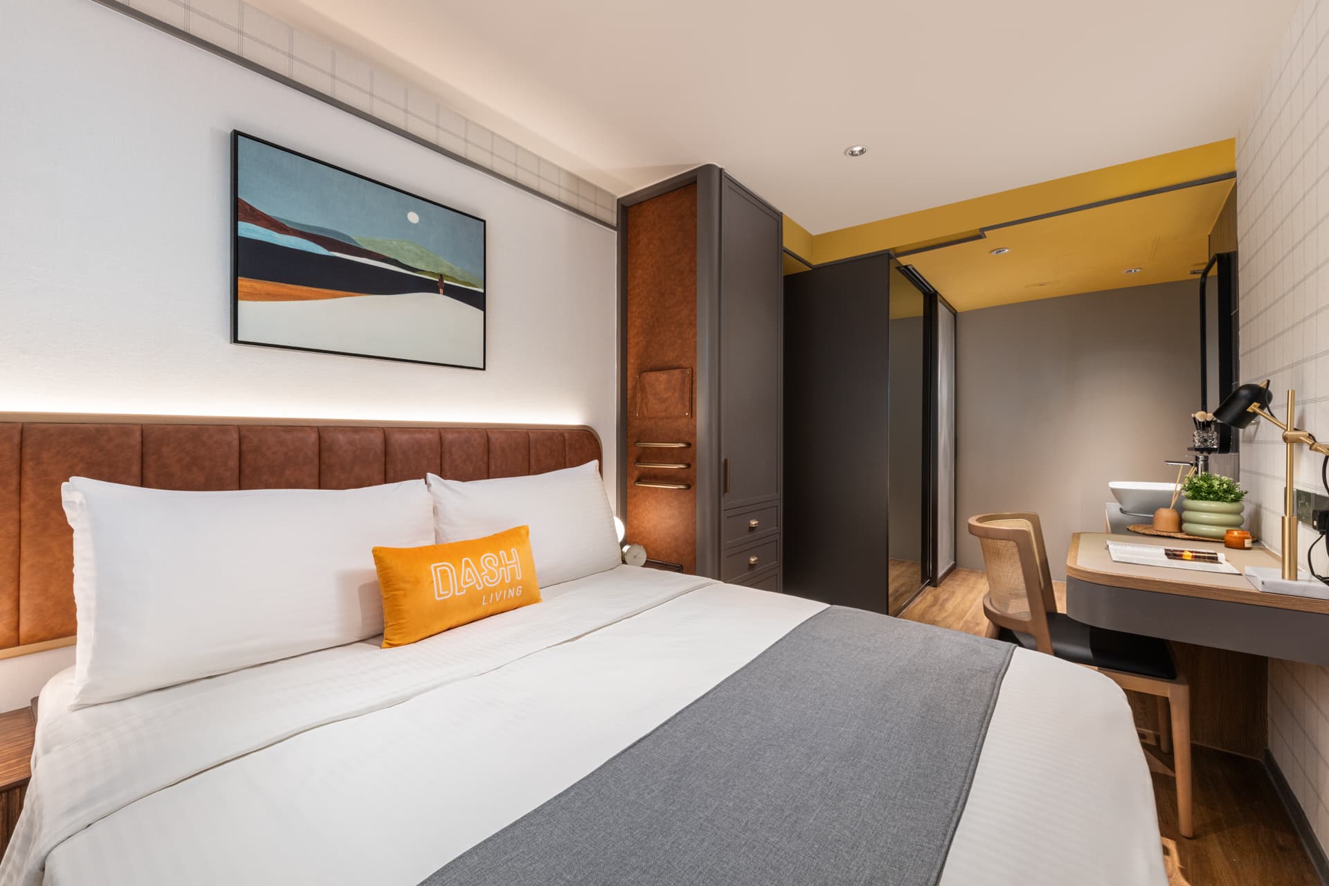 Dash Living on Hollywood