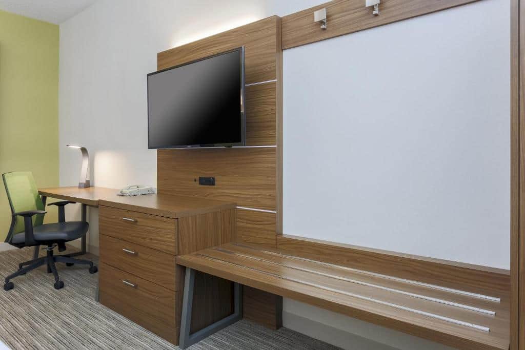 Holiday Inn Express Rochester NE - Irondequoit by IHG