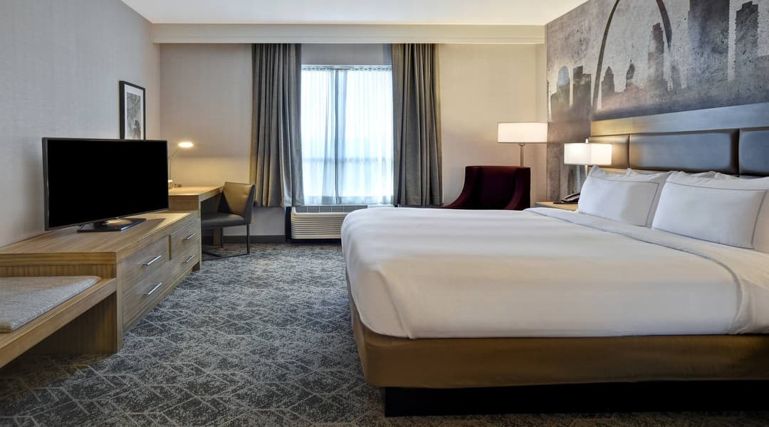 DoubleTree by Hilton St. Louis Airport