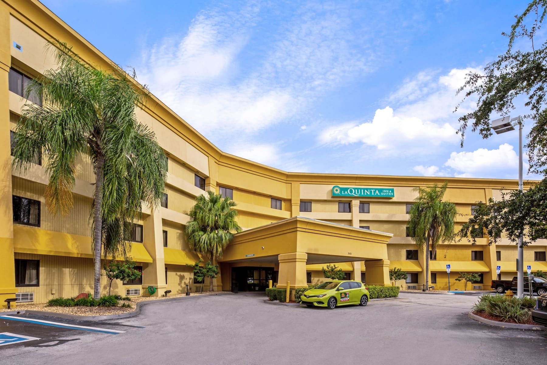 La Quinta Inn & Suites by Wyndham Miami Airport East