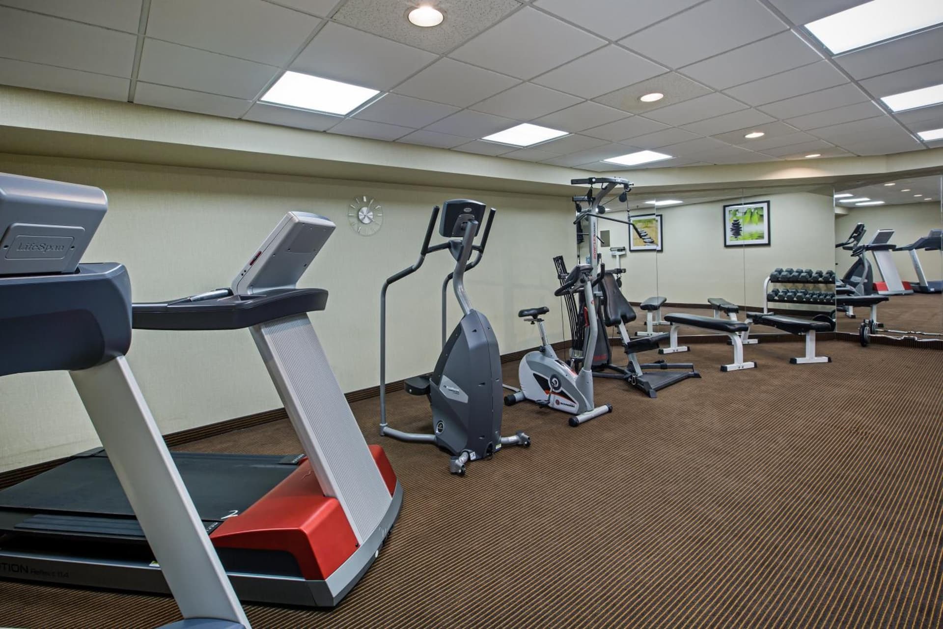 Quality Inn & Suites Downtown Regina