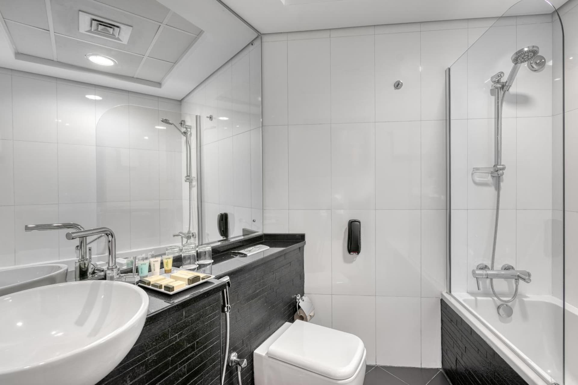 Grand Heights Dubai Hotel Apartments