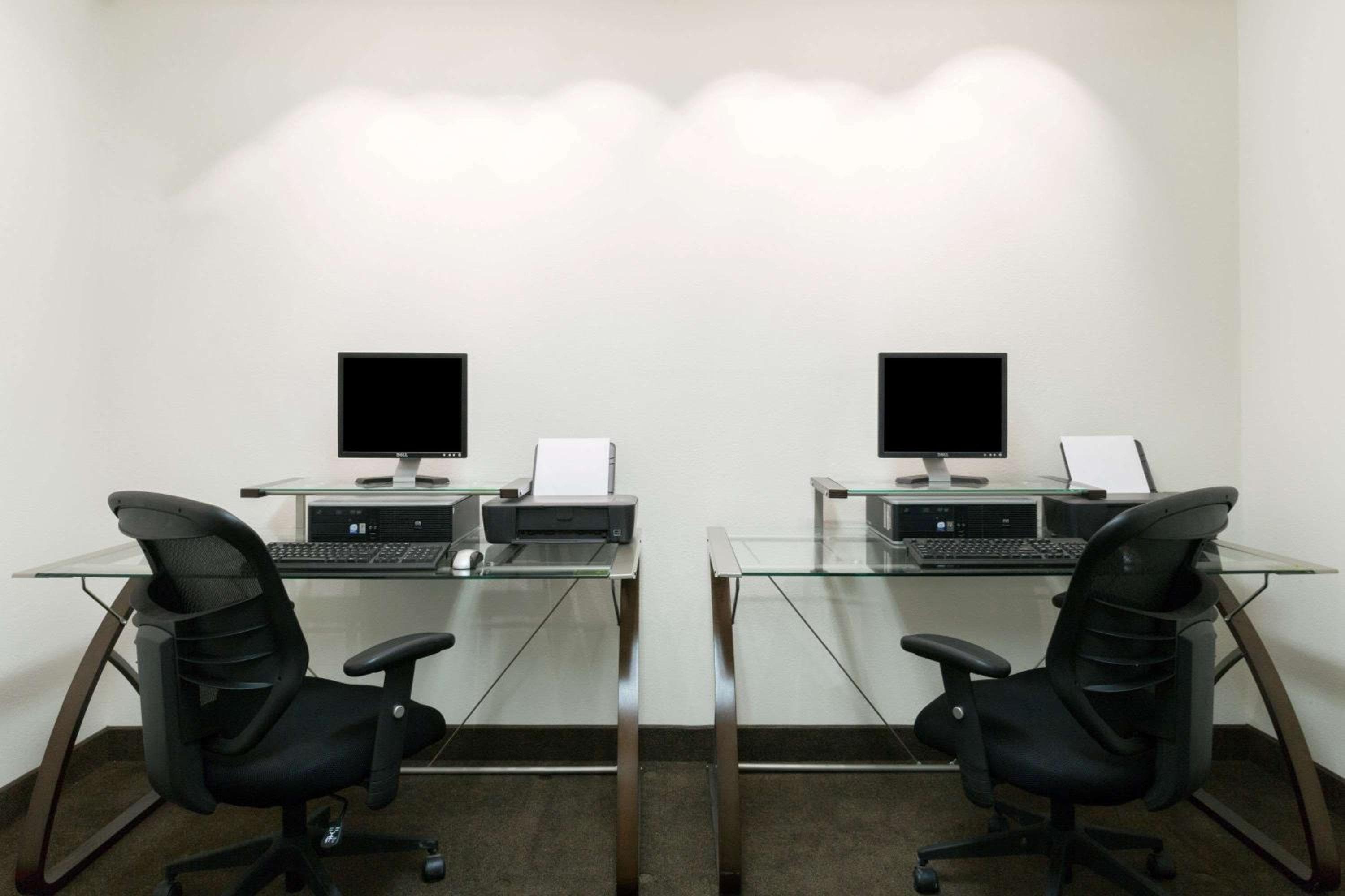 Super 8 by Wyndham Montpelier