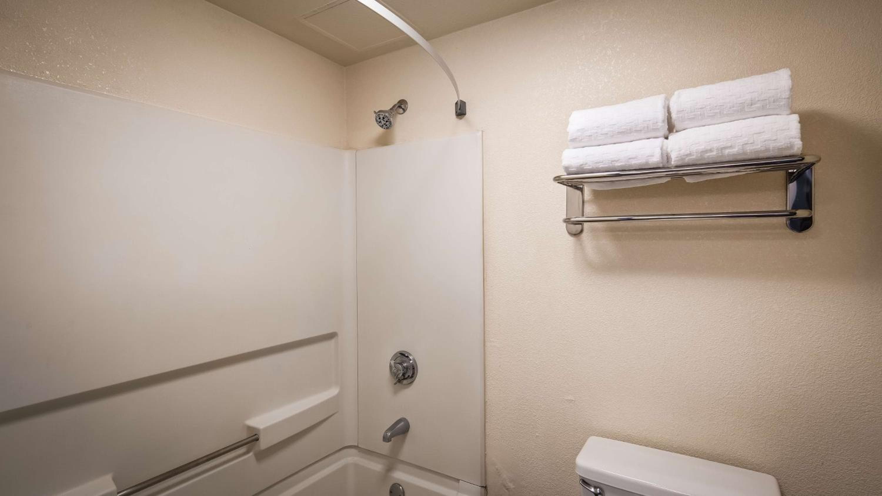 Best Western Plus Reading Inn & Suites