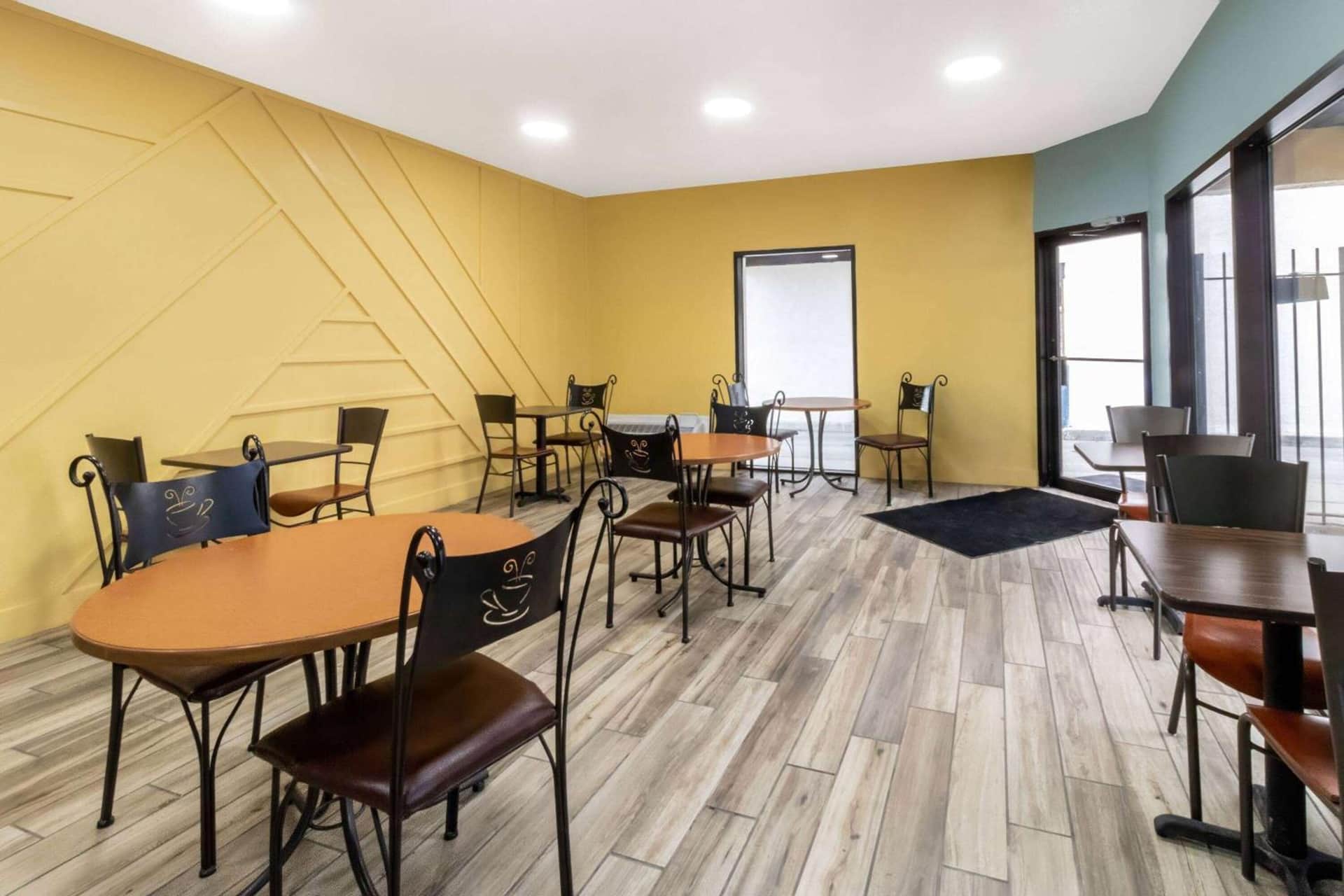 Super 8 by Wyndham Vandalia/Dayton International Airport