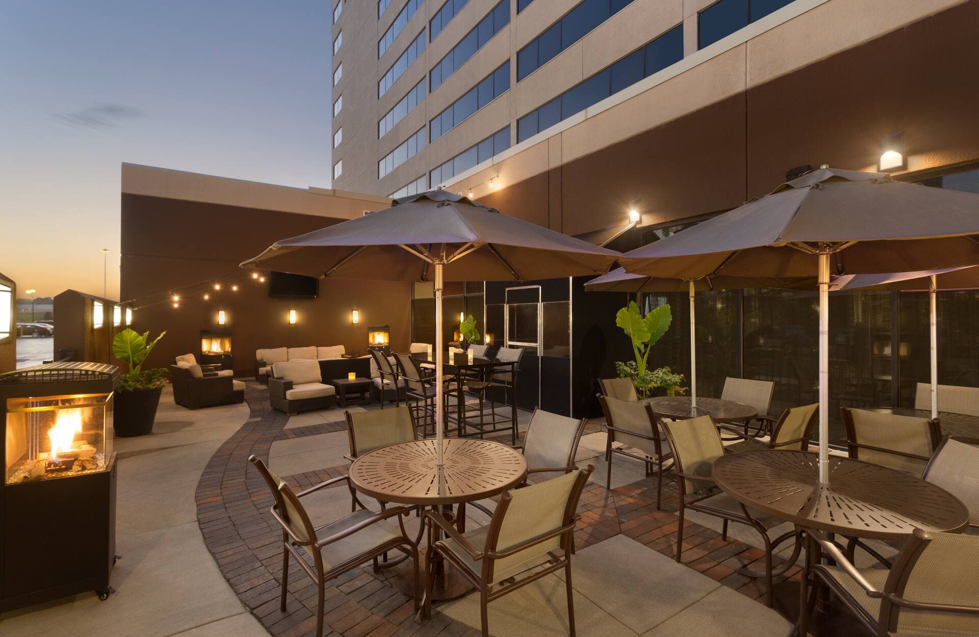 Hilton Suites Chicago/Oakbrook Terrace