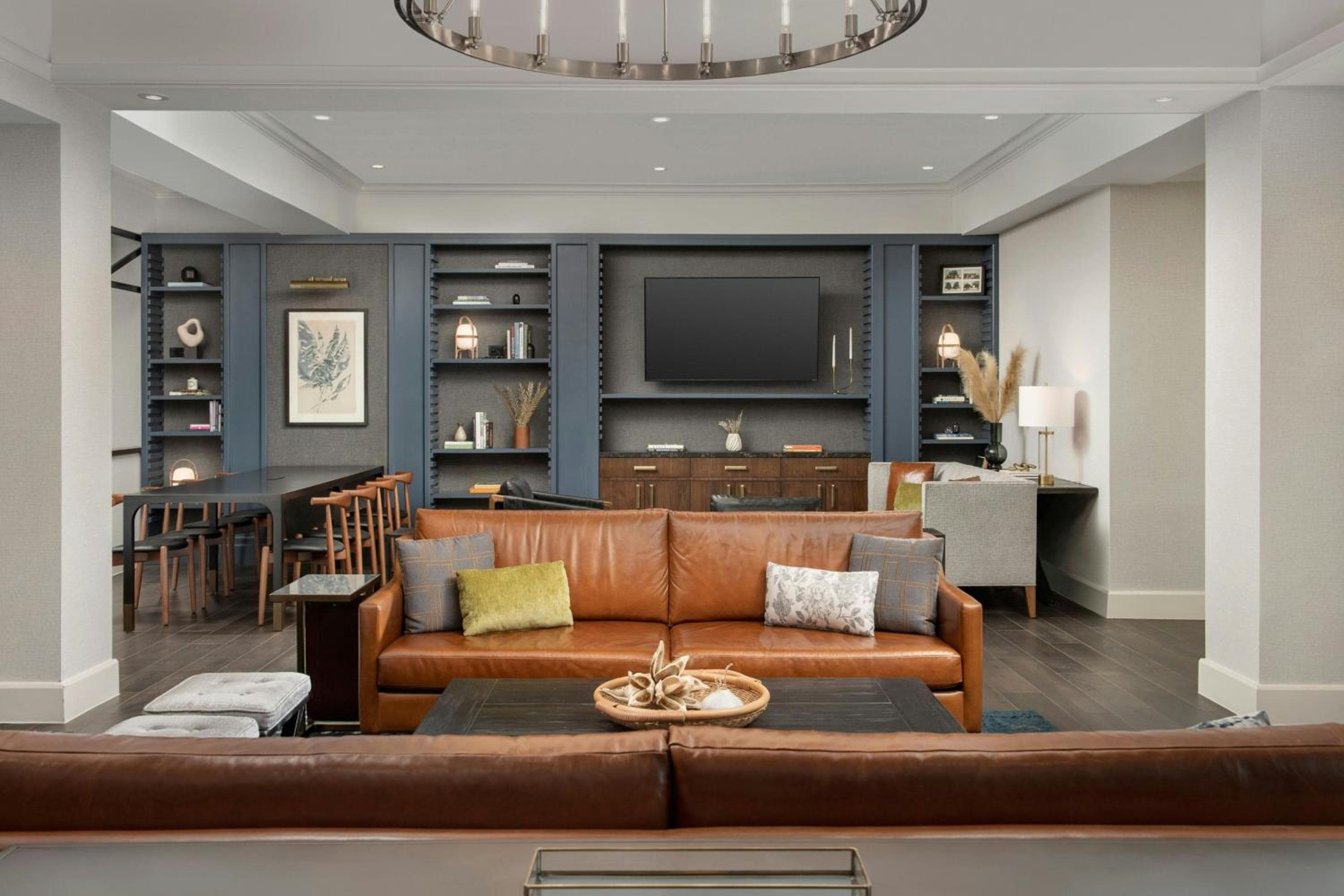 Courtyard by Marriott Savannah Downtown - Historic District