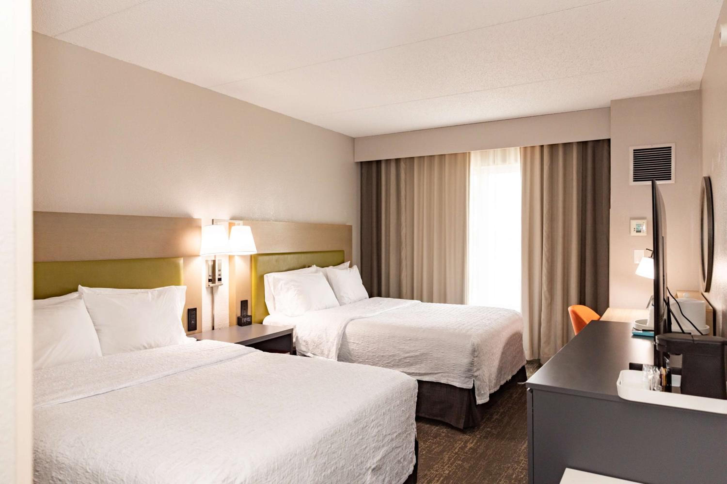 Hampton Inn & Suites Newark Airport Elizabeth